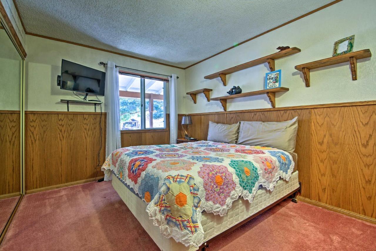 Cozy Big Bear Home With Yard And Patio -5 Mins To Lake! Big Bear City Exterior foto